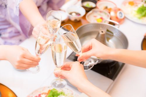 同窓会は出会いの場!?危険な不倫への一歩